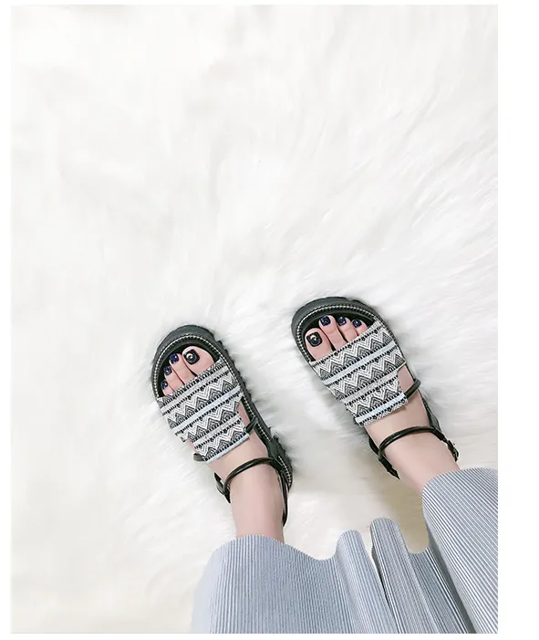 BOOPDO DESIGN GEOMETRIC CHUNKY FLAT SANDALS