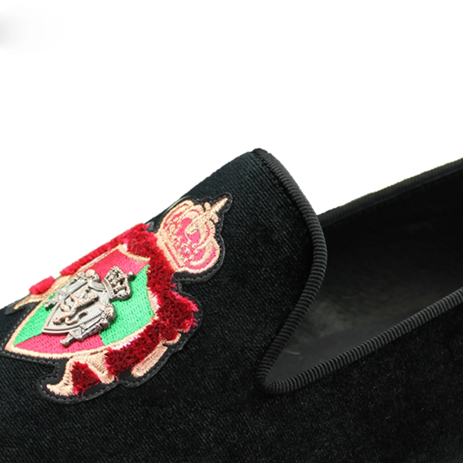 Metal Chain Patched on Embroidery Ornament Detail Men Velvet Loafers